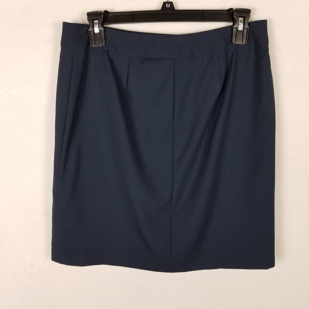 j jill Navy Short Skirt 4 Petite. Condition is "Ne